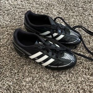 Kids soccer shoes